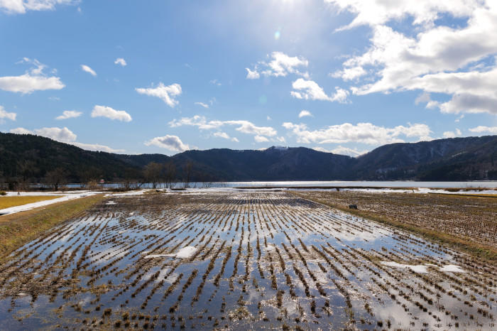 もうひとつの湖！真冬の滋賀県余呉湖は駅から徒歩10分の秘境