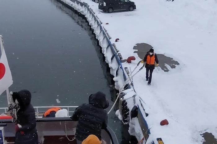 寒さの中に感動がある！網走流氷砕氷船「おーろら」で氷の海を突き進む