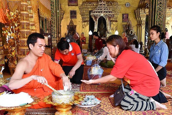 【ラオス】首都ビエンチャンで最も人気のあるお寺・自らの命を捧げた伝説の女性の物語