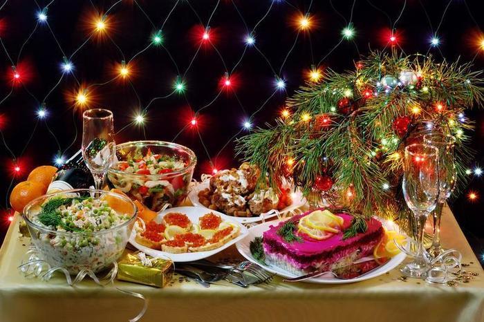 ベラルーシのお正月は、ヨーロッパで最も美しいクリスマスツリーとサンタで新年を迎える！？