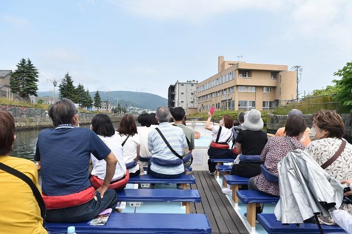 「小樽運河クルーズ」に乗って水面から歴史を散策