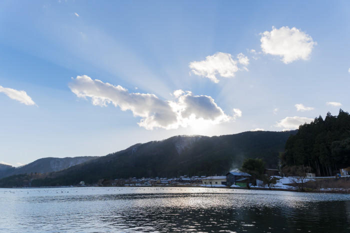 もうひとつの湖！真冬の滋賀県余呉湖は駅から徒歩10分の秘境