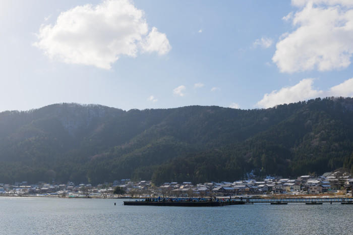 もうひとつの湖！真冬の滋賀県余呉湖は駅から徒歩10分の秘境