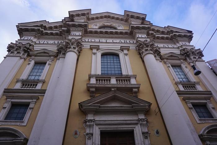 豪華な内装に驚き!ローマ散策中に立ち寄りたいおすすめの教会