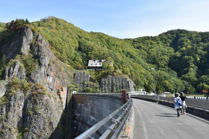 【北海道】ダムを見ながらダムカレーをいただく、紅葉の景勝地「豊平峡ダム」