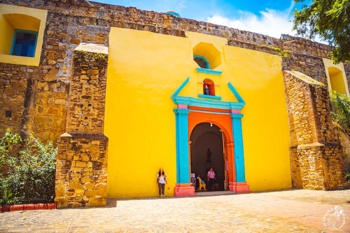 アートと歴史と、伝統が入り混じる必ず訪れたいメキシコ南東部にある2つの街