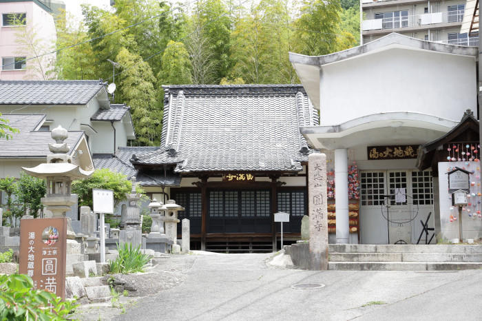 レトロな街並みの風景と歴史ある温泉が楽しめる、道後温泉に行ってみた