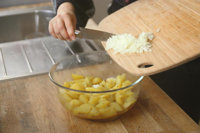 【レシピ】マヨネーズを使わないさっぱりとした南ドイツ風ポテトサラダ