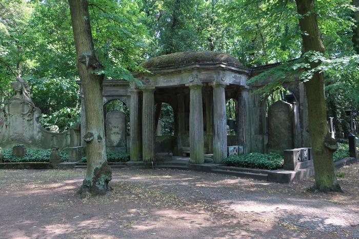 ドイツの歴史を伝える場所、ヴァイセンゼーのユダヤ人墓地