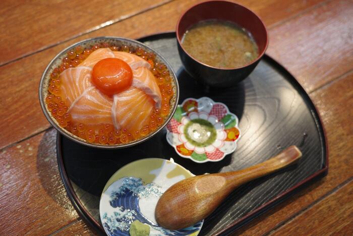 初めての黒門市場ガイド！ 人気のお店を選んで食べ歩きしてみた