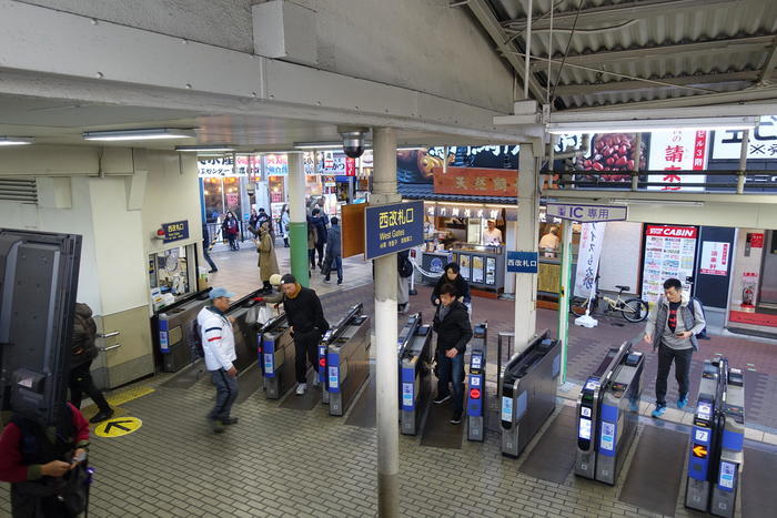 阪急電車の十三駅は東西南北の十字路