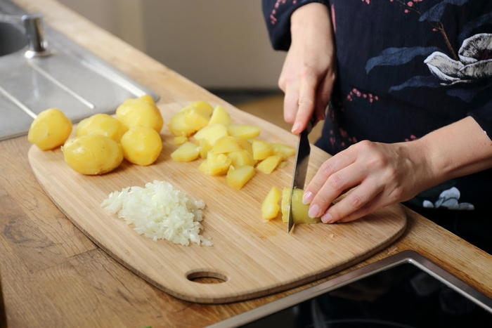 【レシピ】マヨネーズを使わないさっぱりとした南ドイツ風ポテトサラダ