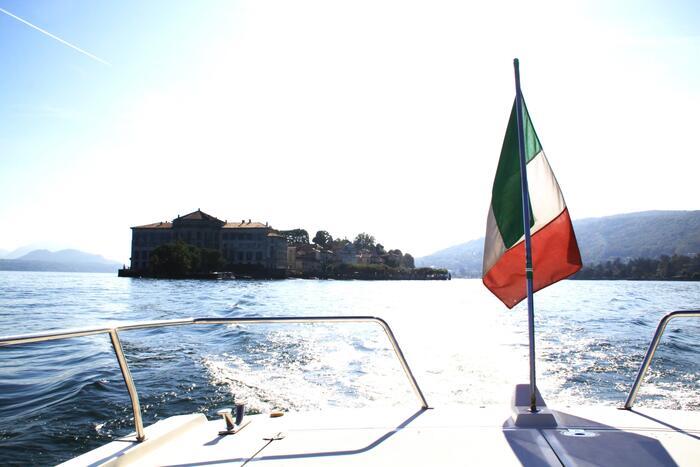 【イタリア】マッジョーレ湖に浮かぶ華麗な宮殿の島、イソラ・ベッラ