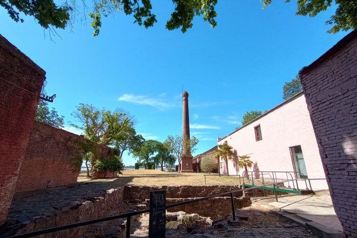 木漏れ日に包まれた世界遺産の街「コロニア・デル・サクラメント」