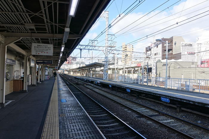 阪急電車の十三駅は東西南北の十字路