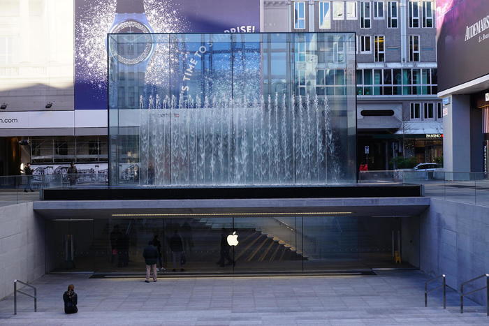 美しすぎるApple Store！？イタリア・ミラノ店へ行ってみました