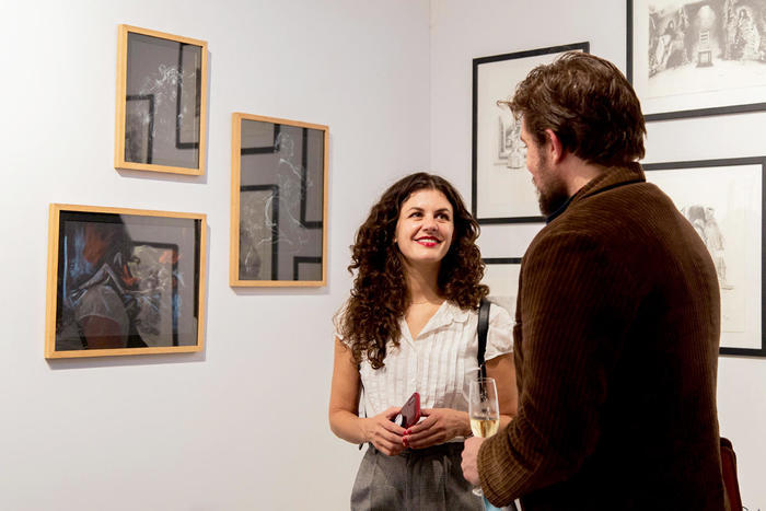 紙の作品が集うアートフェア「Art on Paper Amsterdam」