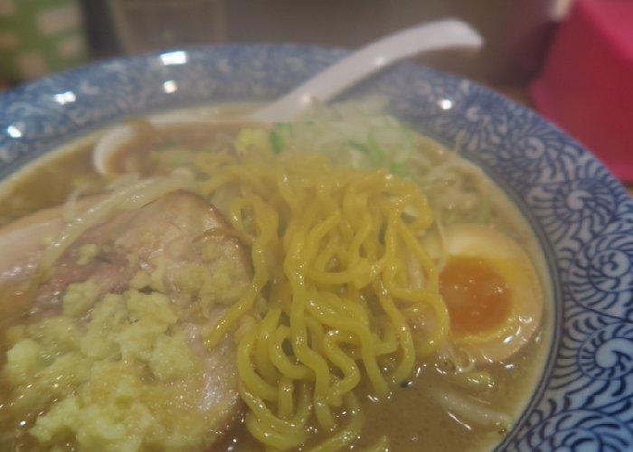 深夜のシメに選んだのはやっぱり味噌ラーメン！札幌「麺屋すずらん」で身も心も温まる♪