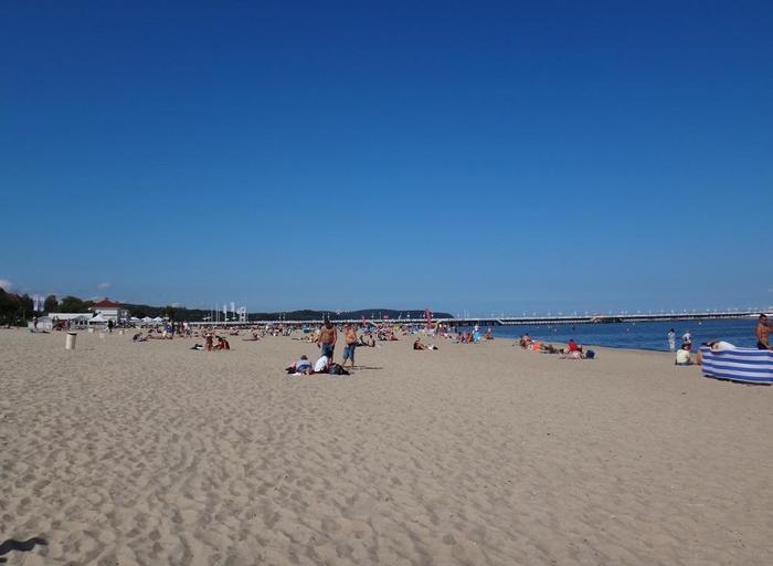 【ポーランド】バルト海のビーチで琥珀探し!