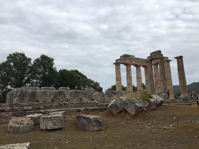 アテネから日帰り観光もおすすめ！ネメアの古代遺跡