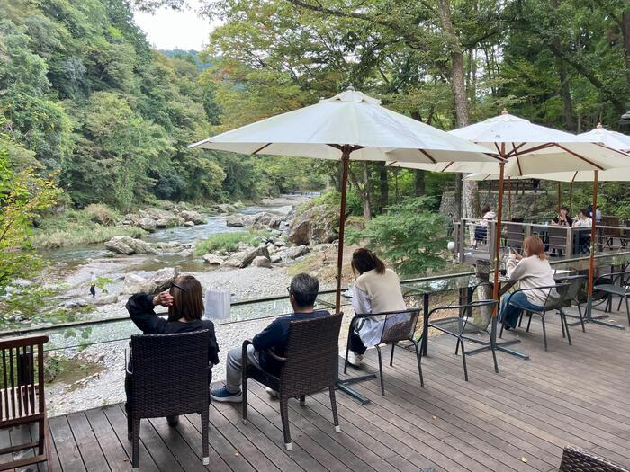 【あきる野市・黒茶屋】約300年前に建てられた古民家農家　緑の中で食す山里料理