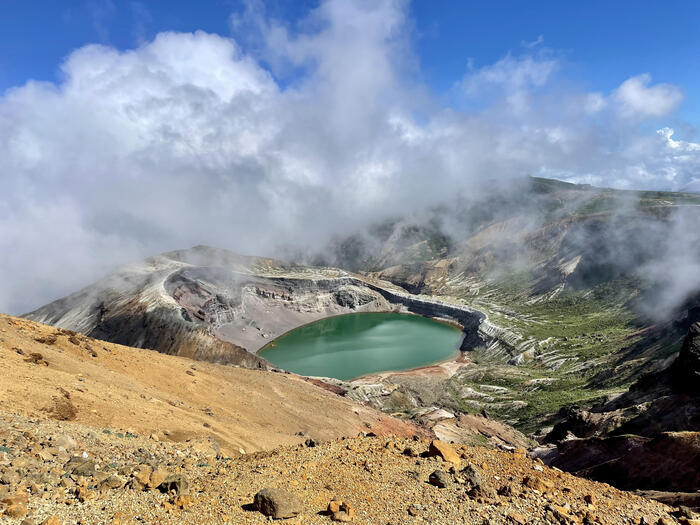 【日本百名山】7座目は御釜を眺めながら楽々登山・蔵王山（山形県）