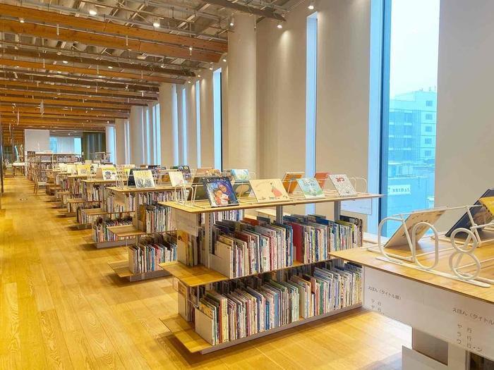 富山市立図書館（TOYAMA キラリ）～観光できる図書館シリーズ3～