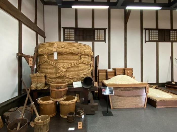 桜の花筏が美しい「伏見十石舟」と酒蔵の街「伏見」
