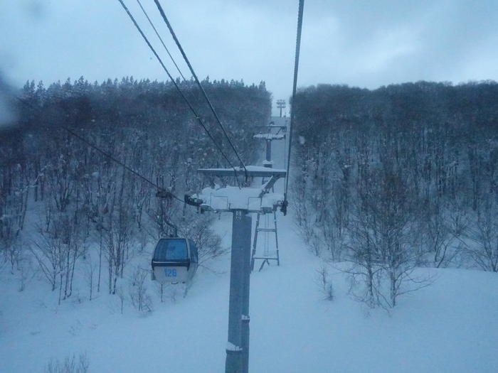 【秋田】日本三大樹氷「森吉山」で見上げる雪の造形美