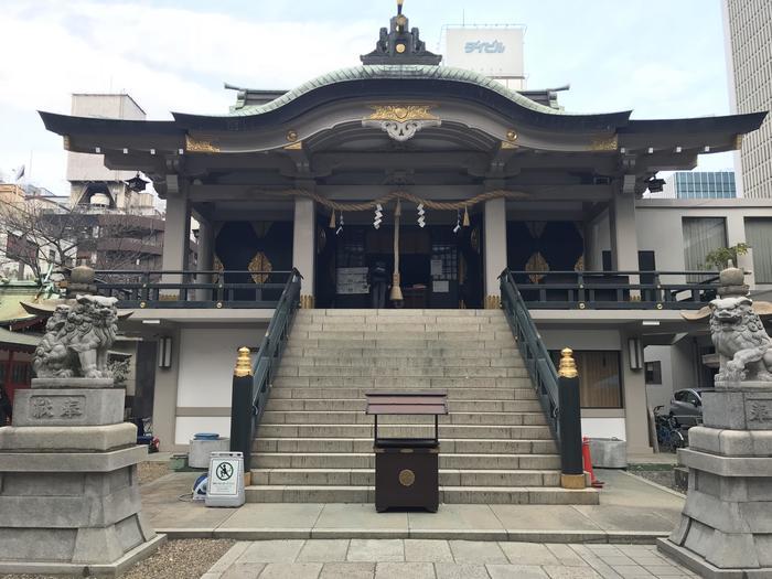 御朱印に花をモチーフにした大阪の中心に鎮座する難波神社