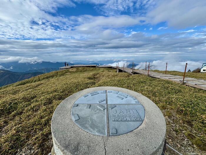 【日本百名山】23座目は天空の絶景ロードを見たくて剣山へ（徳島県）