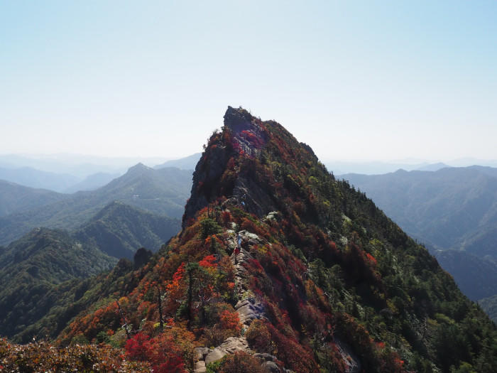 【愛媛県】西日本最高峰、紅葉の石鎚山と土小屋テラスの絶品ジビエコロッケを紹介♪