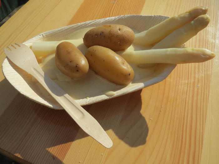 ドイツで人気のある食べ物ホワイトアスパラガス！