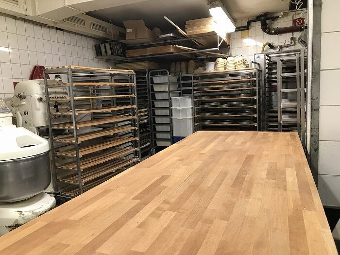【ドイツ】粉挽きからお店で!伝統息づくBioパン屋さん「デニンガーズ・ミューレンベッカライ」の工房に潜入!!