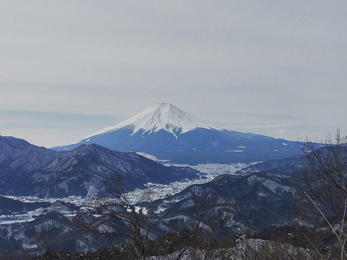 【お花見登山】桜満開のお伊勢山から岩殿山を縦走する日帰り山旅