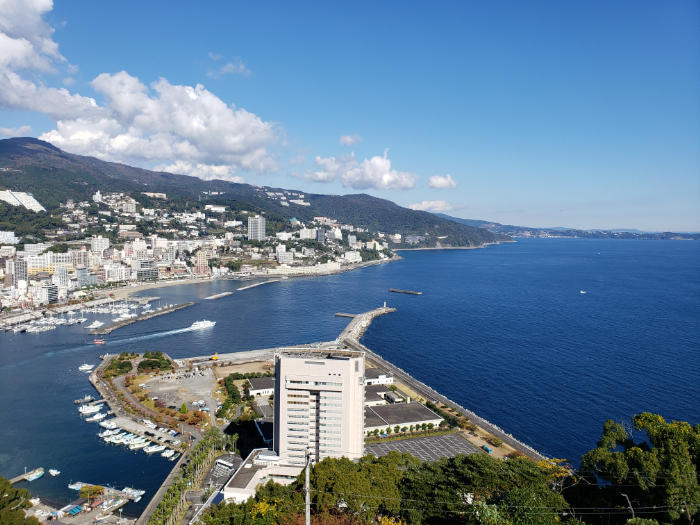 【静岡・熱海】日本屈指のパワースポット・来宮神社。「寿命が延びる」御神木は樹齢2100年