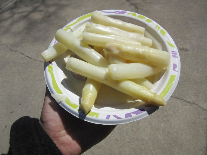 ドイツで人気のある食べ物ホワイトアスパラガス！