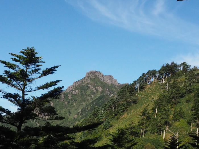 【愛媛県】西日本最高峰、紅葉の石鎚山と土小屋テラスの絶品ジビエコロッケを紹介♪