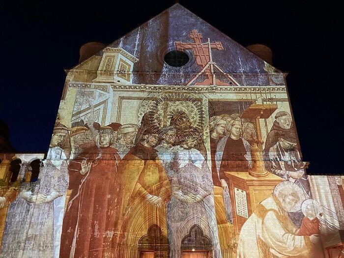 【イタリア・アッシジ】クリスマスイルミネーションがおすすめな街