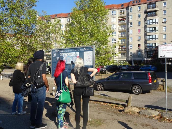 ユダヤ人がアウシュビッツ収容所に送られたドイツ「グルーネヴァルト駅17番ホーム」