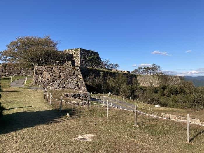 【兵庫県朝来市】シャッターを切る手が止まらない！ 時代に翻弄された天空の城「竹田城」の魅力とは？