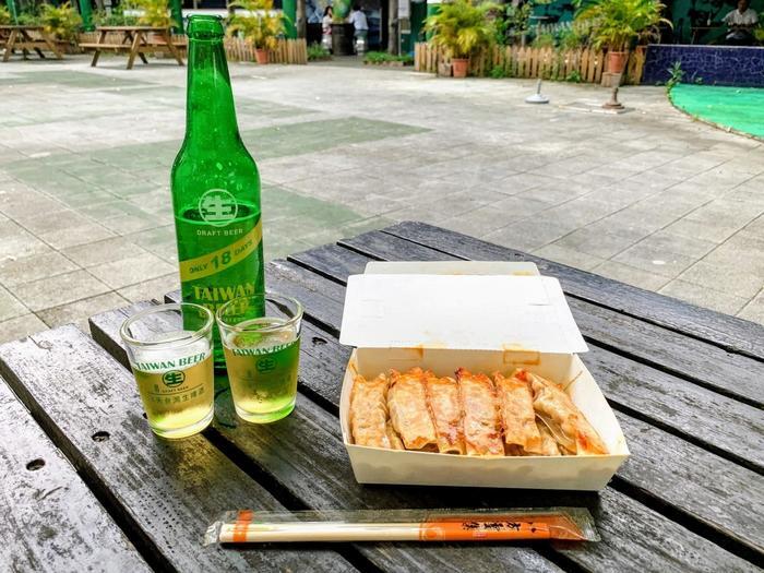 テイクアウトごはんと台湾ビールで楽しむ大人のピクニック
