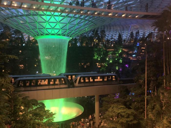 買い物にも困らない!チャンギ空港直結ジュエル・チャンギ・エアポート徹底解剖 〜シンガポール土産編〜
