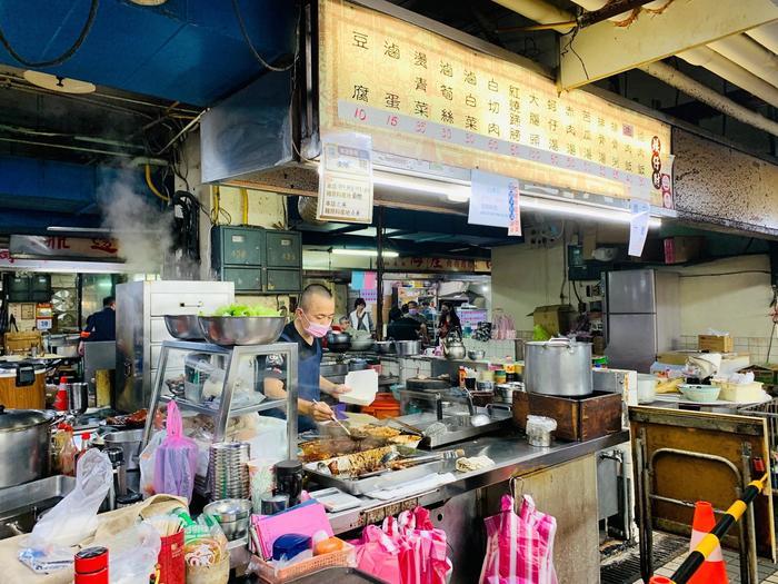 台北で立ち寄りたい、エネルギー溢れる朝市!