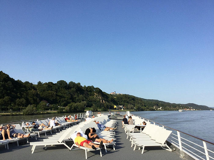 クロワジ・ヨーロッパのシンフォニー号で夏のドナウ河リバークルーズ！