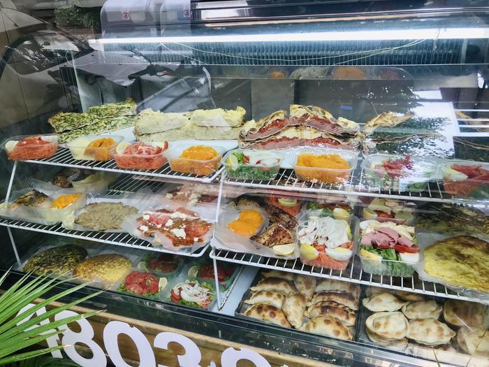 アルゼンチンに来たら絶対食べたい!「エンパナーダ」を紹介します
