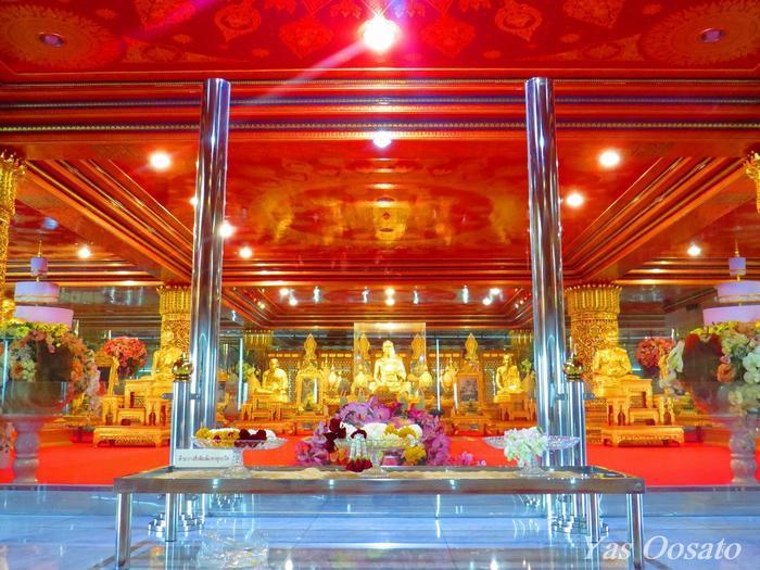 タイで超神秘的で神聖な寺院「ワット・パークナム」の美しさと世界観