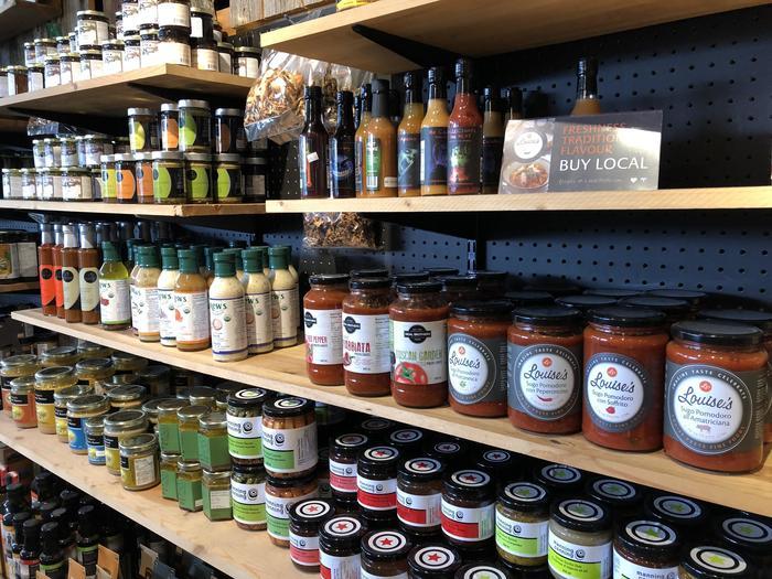 トロントの地元客で大賑わい！Evergreen Brick Works（エバーグリーン ブリック ワークス）に行ってきました。