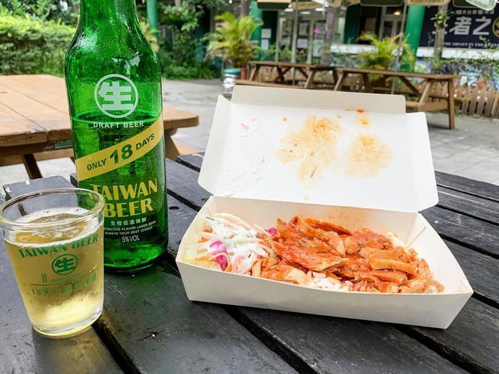 テイクアウトごはんと台湾ビールで楽しむ大人のピクニック