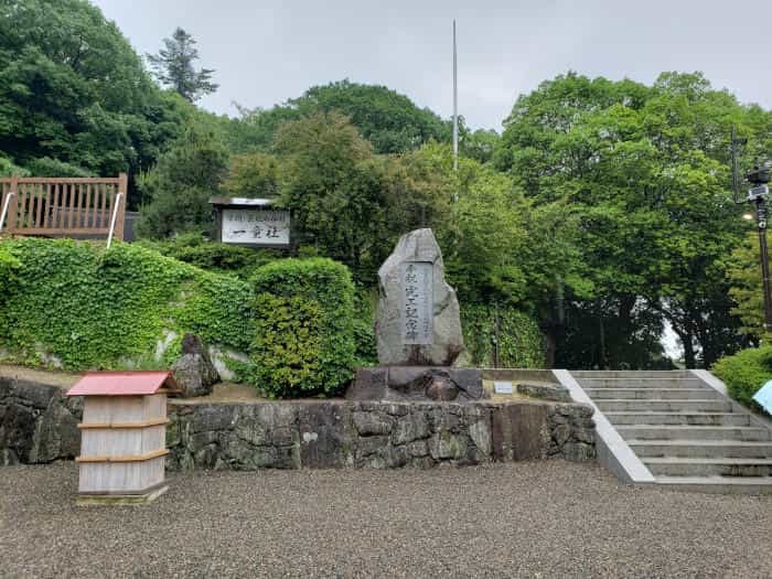 【岡山】桃太郎を祀り、鬼が眠る神社。国宝・本堂拝殿は全国唯一の様式